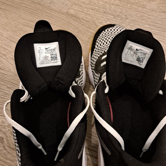 KD Nike Basketball Running Shoes - Picture 4 of 4